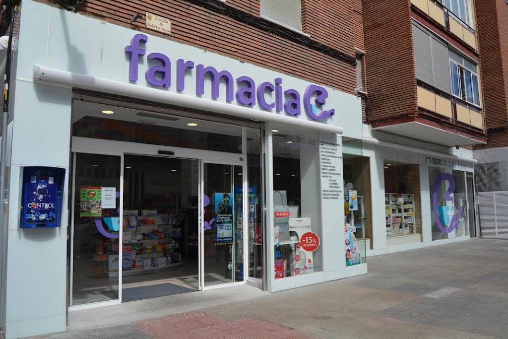 Farmacia Yolanda Velasco Diego Abierta todos los dias del ano.