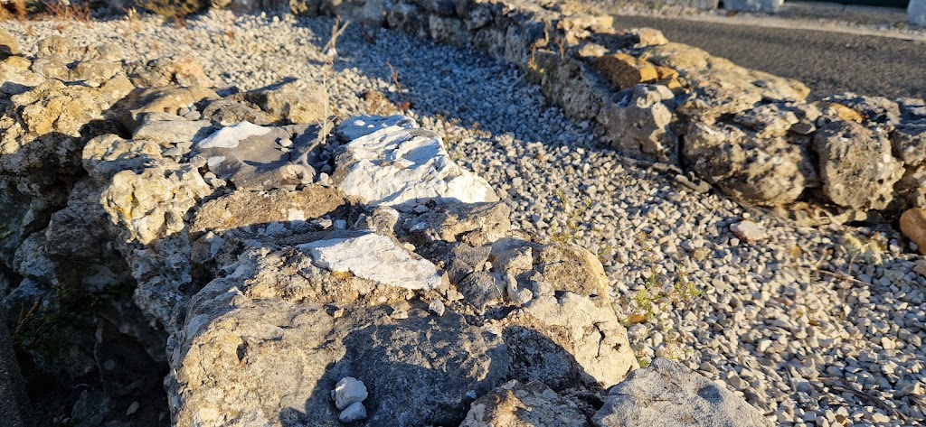 Gruta IV (Grutas de Alapraia)