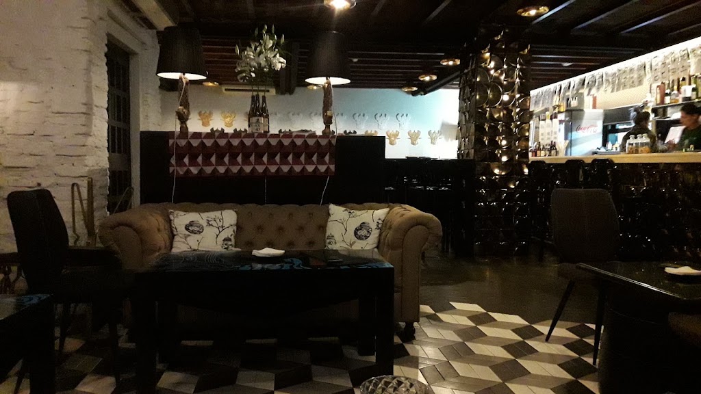 Mazinger Tapas & Japanese Cocktails — Ambiente