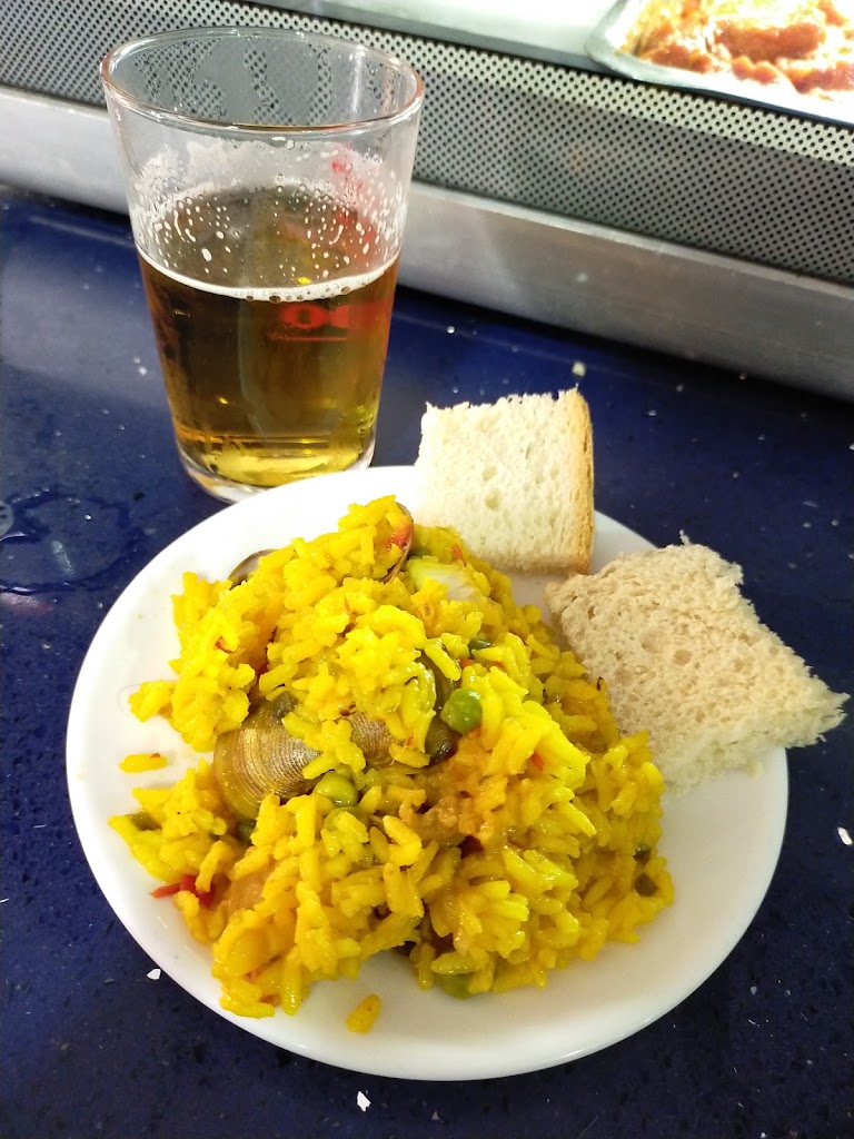 Bar El Pikina — Comida y bebida