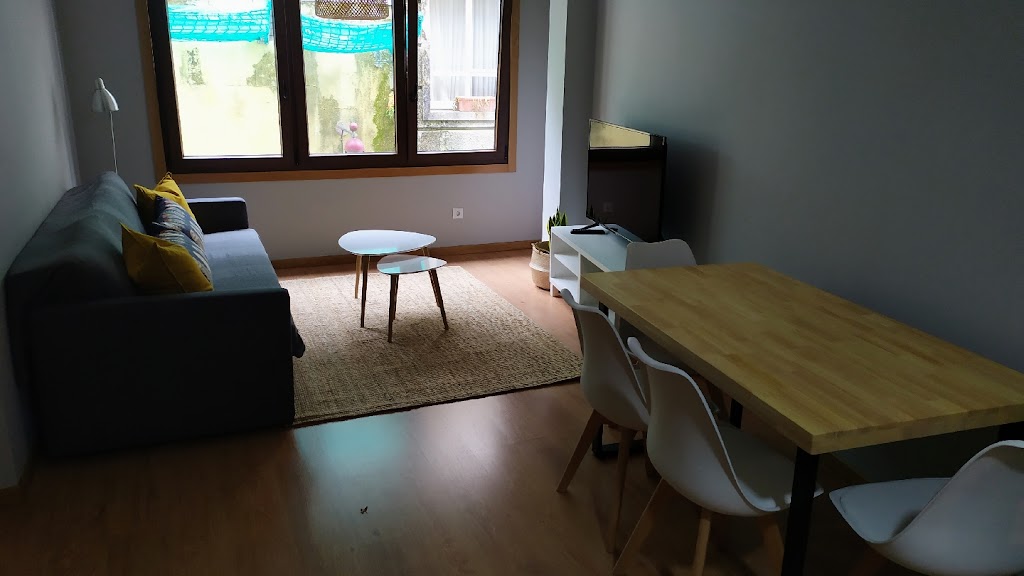 APARTAMENTOS USO TURISTICO MARIN ( PONTEVEDRA)