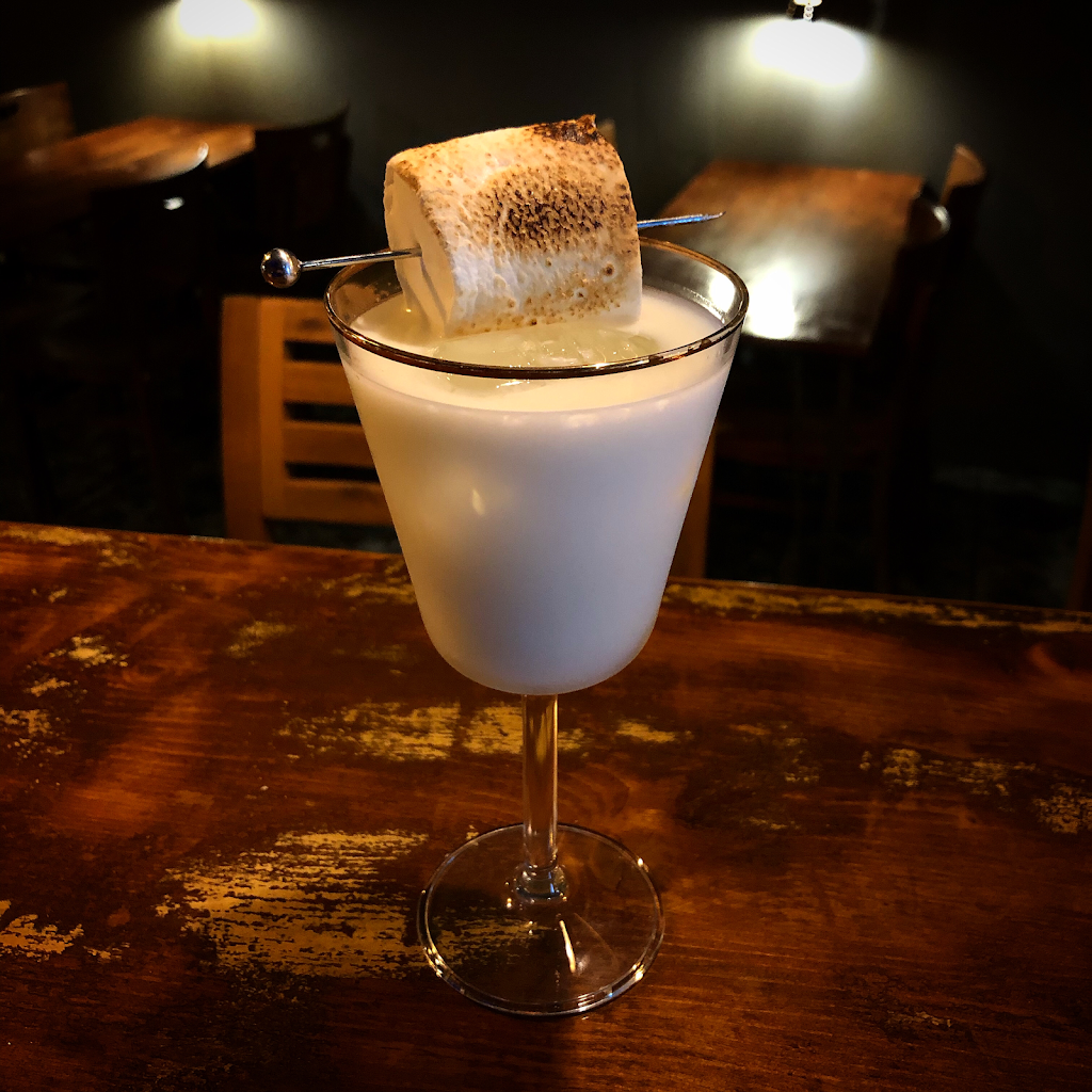 Bar The Coven — Comida y bebida