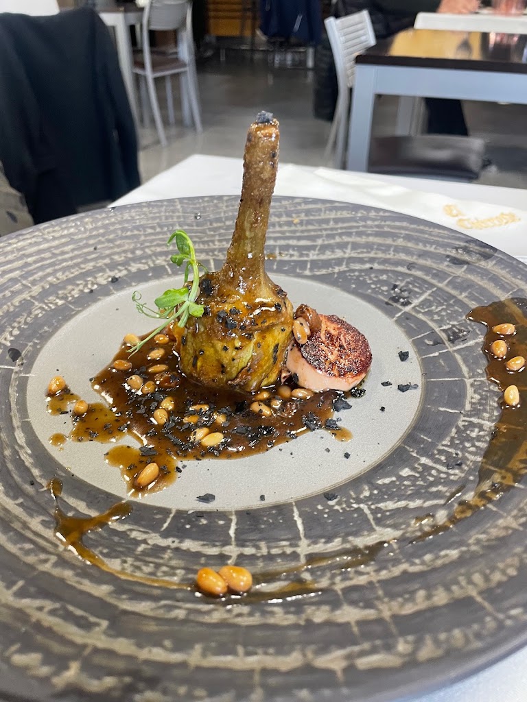 Cerveceria El Chirrete — Comida y bebida