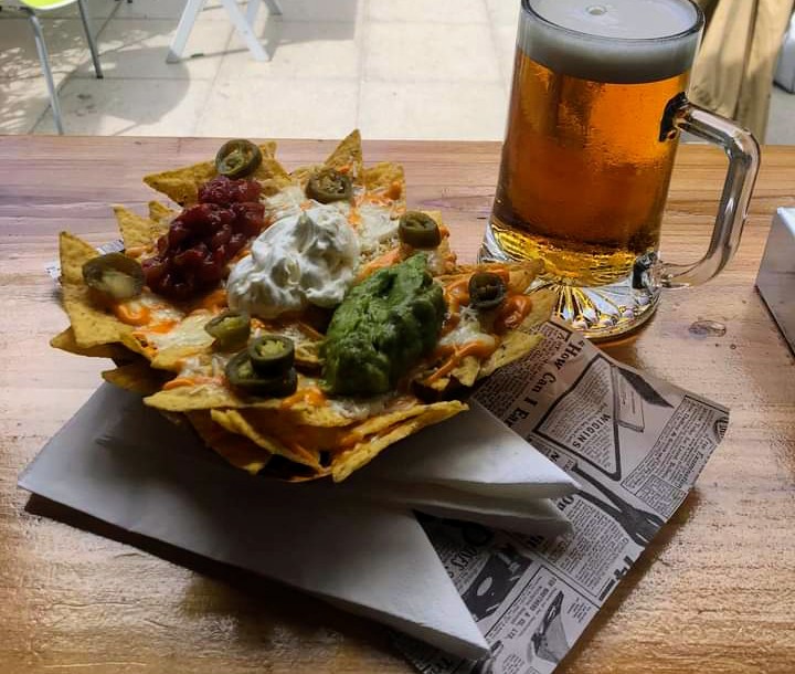 Tick Tock Bar — Comida y bebida