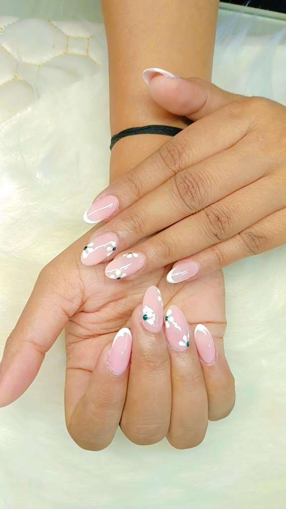 Gloss Glamour Beauty Saloon