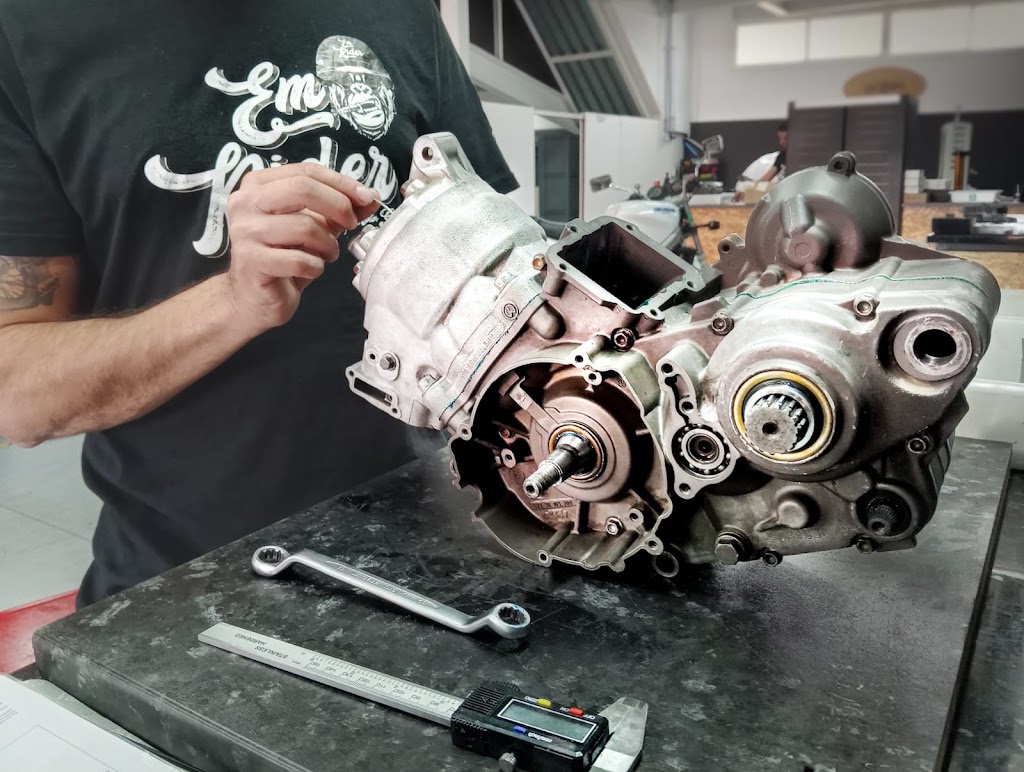 Emrider taller de motos (Servicio Tecnico Oficial Ohlins) — Del propietario