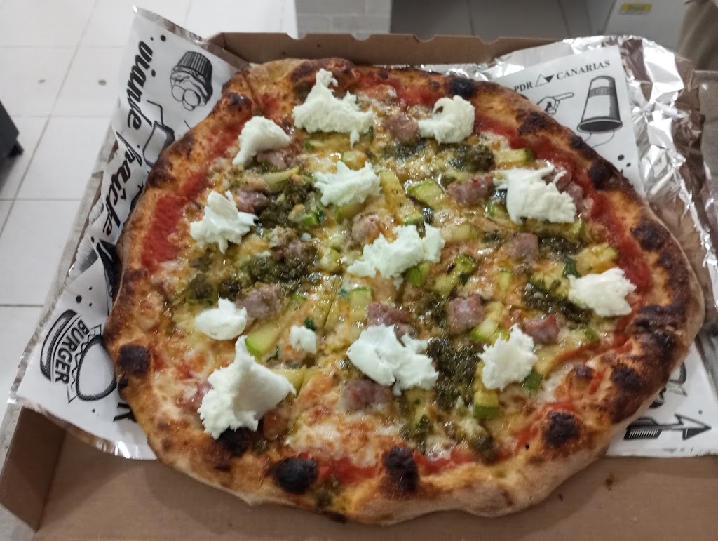 Mato pizza Puerto — Comida y bebida