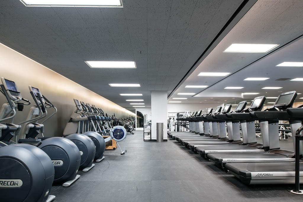  Bay Club Financial District