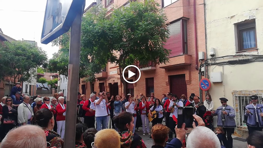 Cerveceria La Botica Del Abuelo — Videos