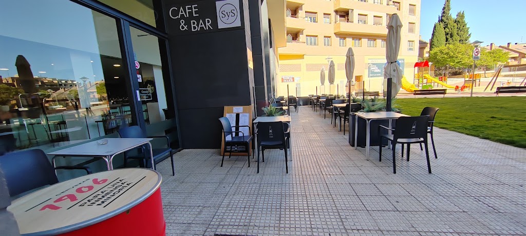 SOL Y SOMBRA CAFE BAR — Ambiente
