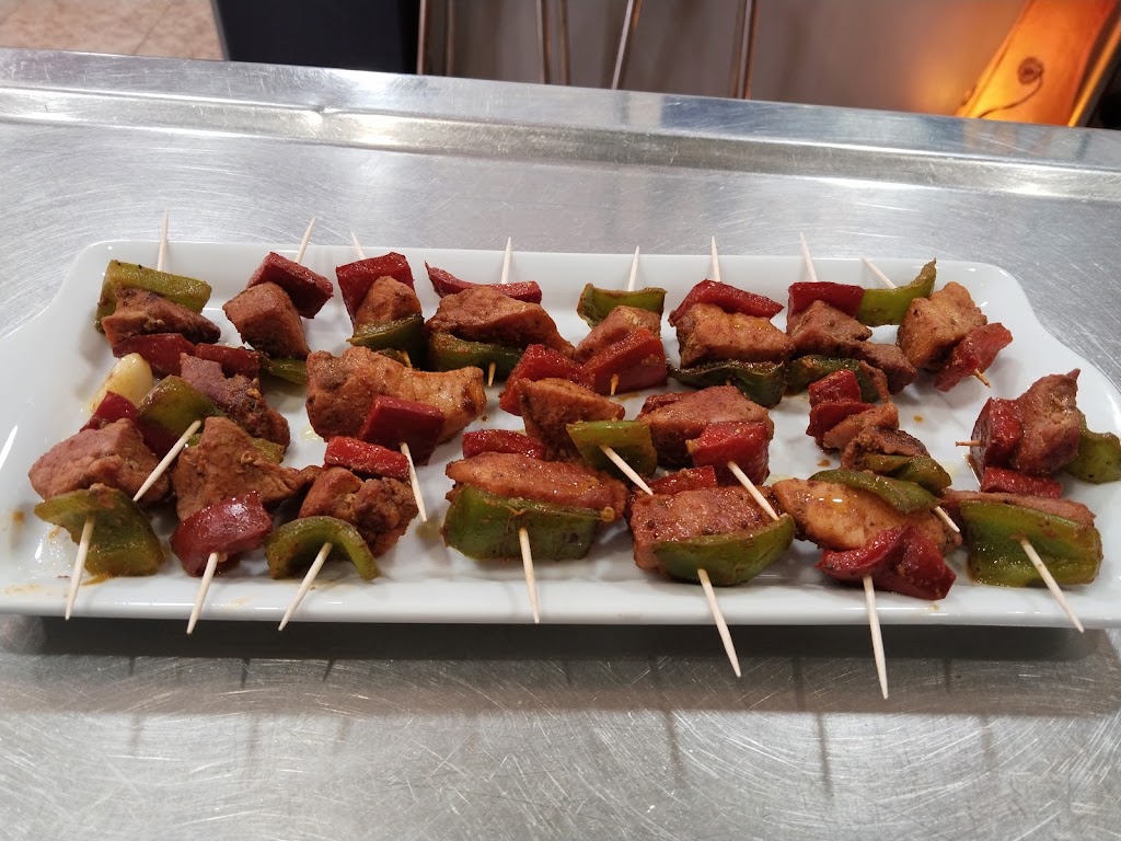 Bar-Cafeteria Puertollano 2 — Comida y bebida