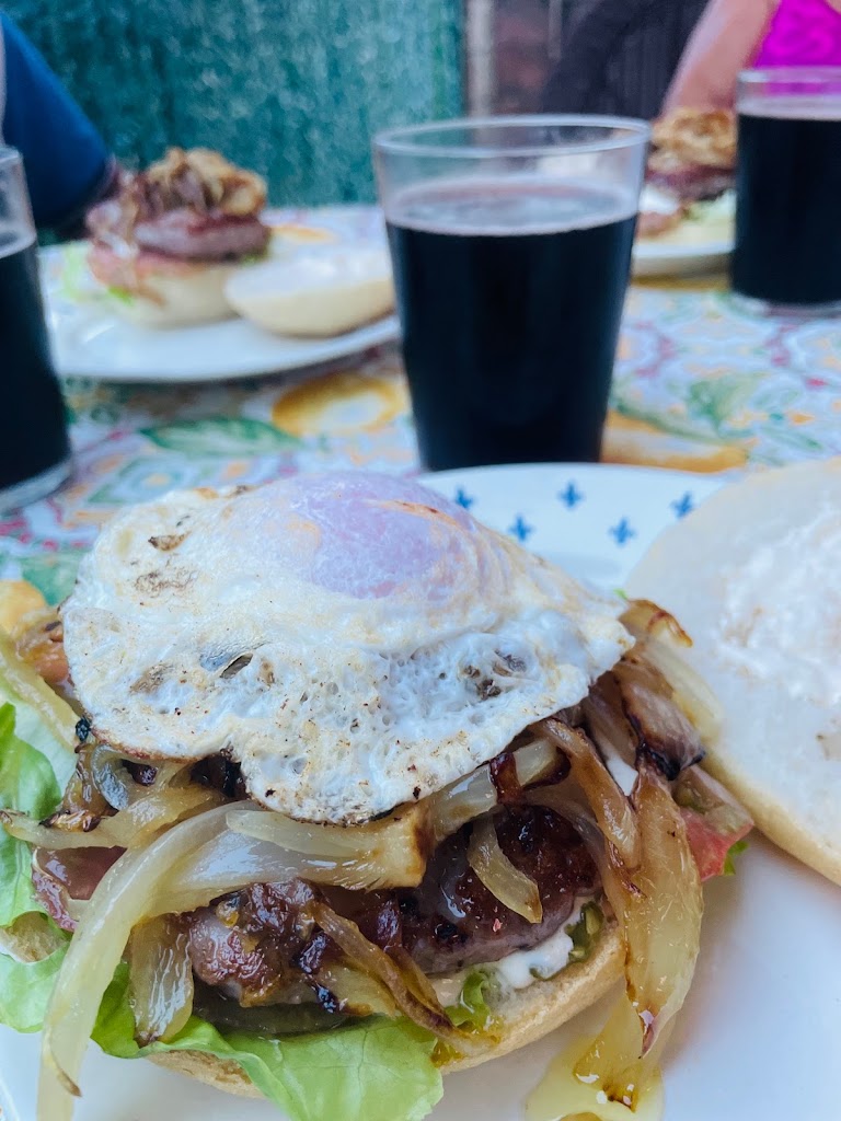 Bar Tito's — Comida y bebida
