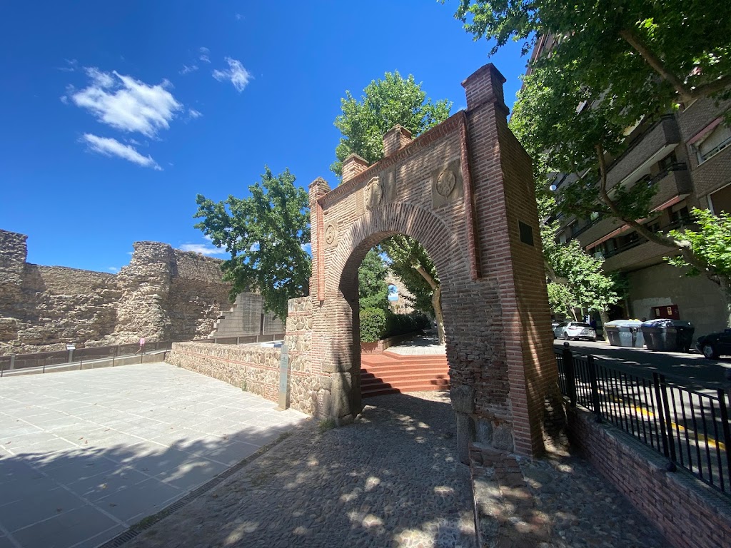 Puerta de Sevilla / Puerta del Cano