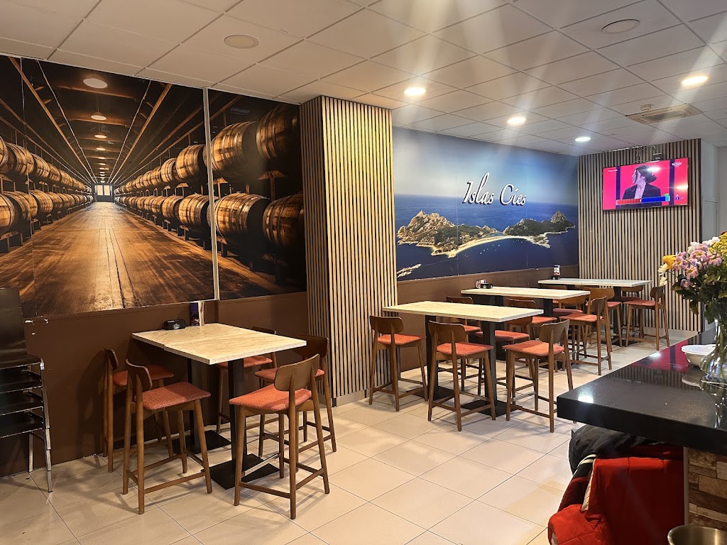 Restaurante Rias Baixas | PulperiaMarisqueria y Arroces Alcorcon — Ambiente
