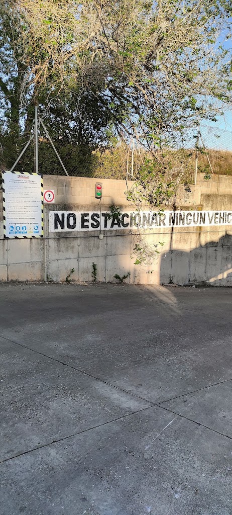 La Plataforma (BigMat) (Entrada camiones), Sant Just Desvern (B23).