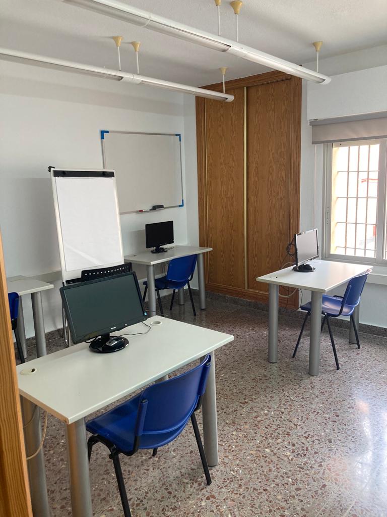 Autoescuelas San Nicolas, El Paseo — Del propietario