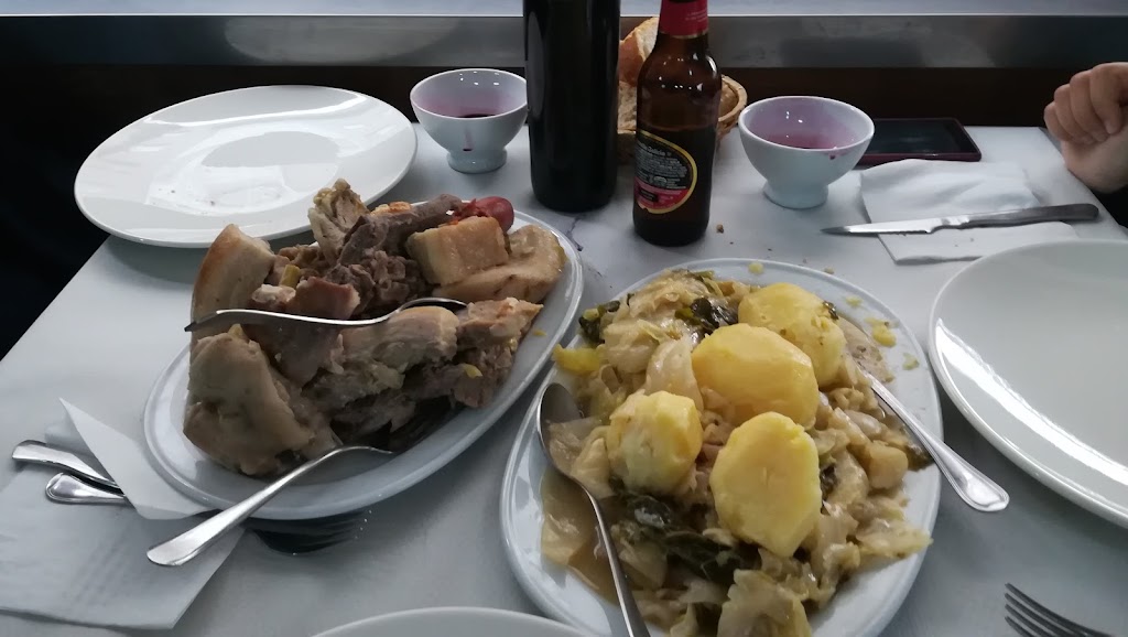 4Esquinas — Comida y bebida
