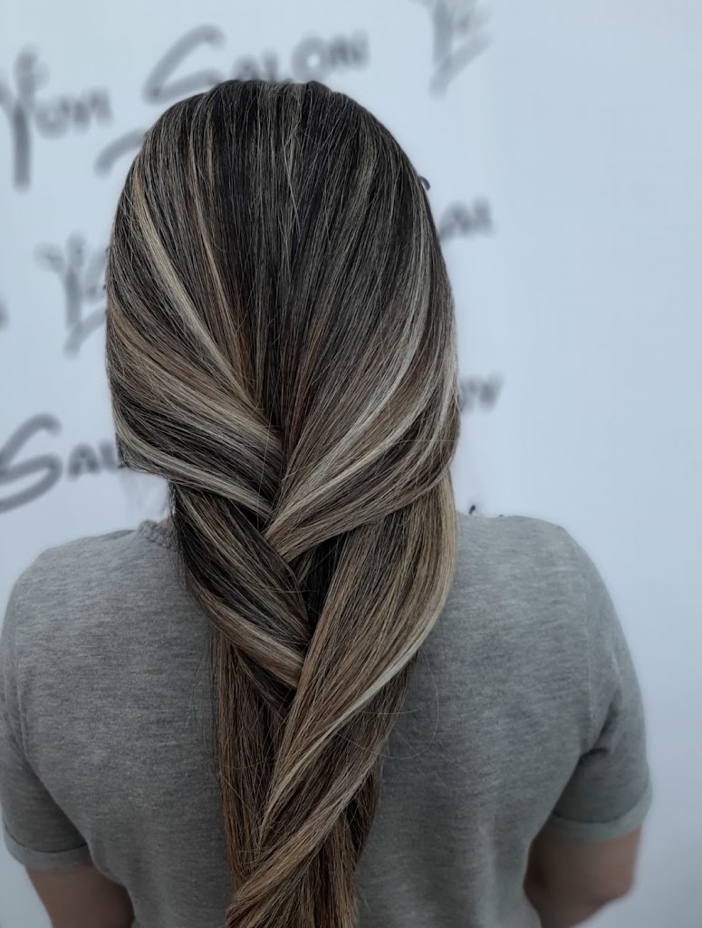 Yuyi Salon - Peluqueria Unisex — Peinado