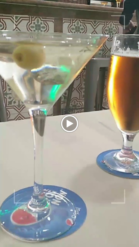 Benny's Bar Calella — Videos