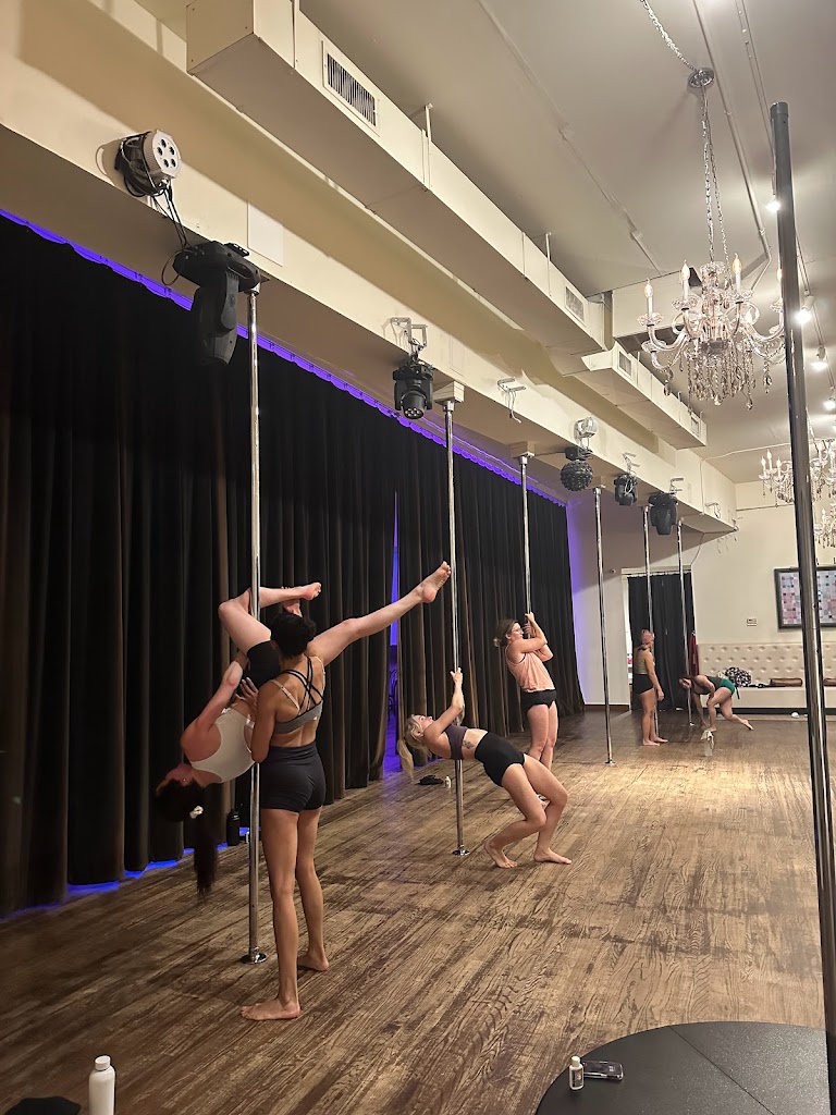  Lana DANCE Pole Dance Yoga and Stretching