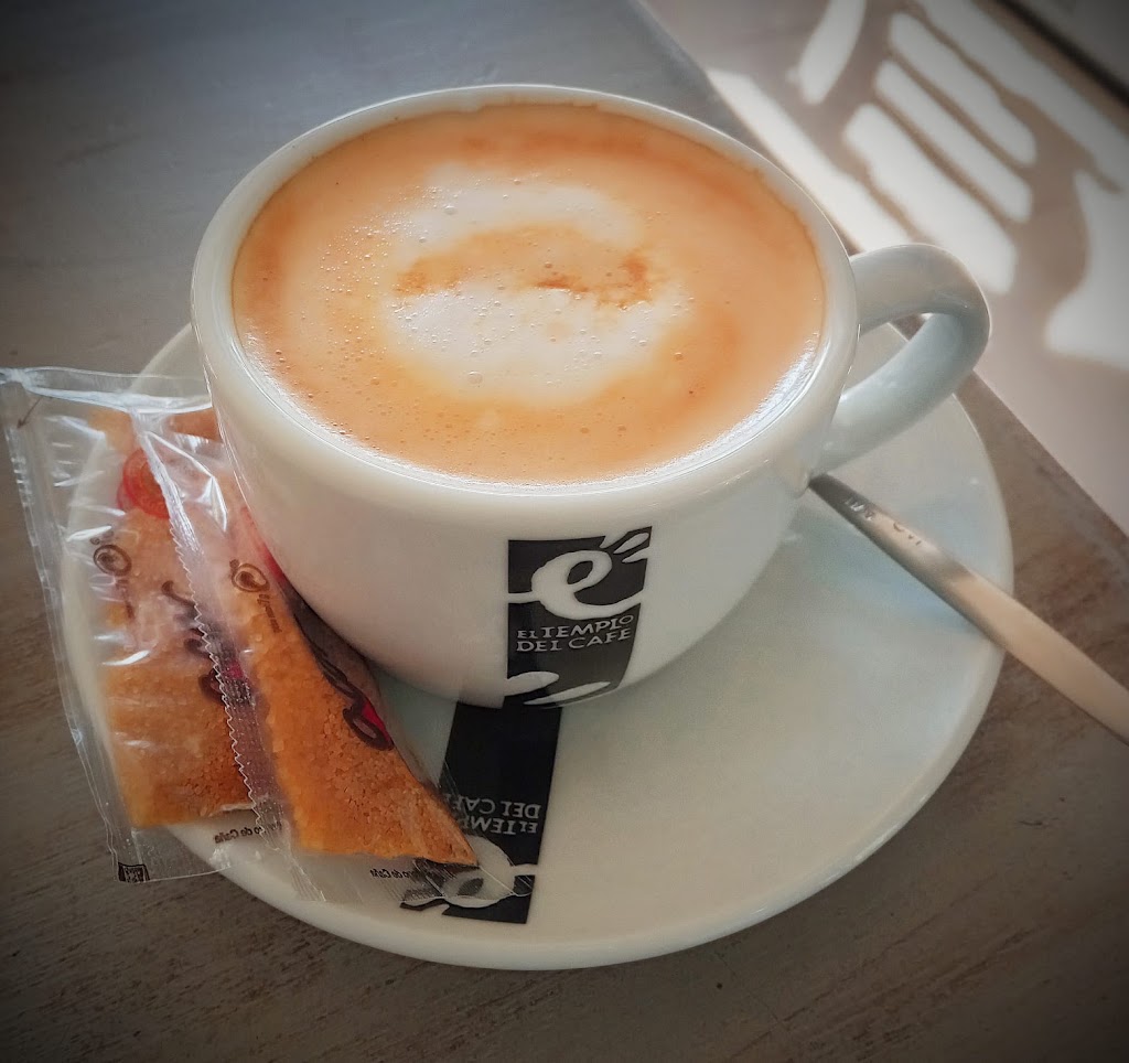Bar "El Punt" — Cafe