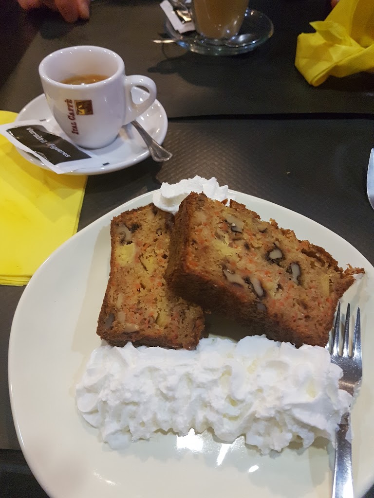 Versatil Cafe — Comida y bebida