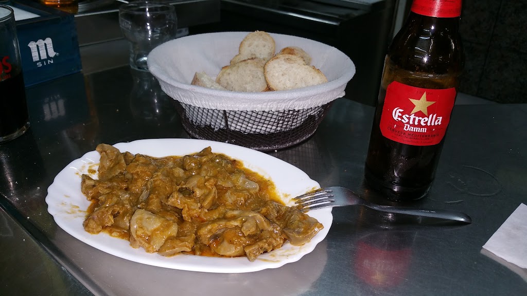 Bar Hnos. Padilla — Comida y bebida