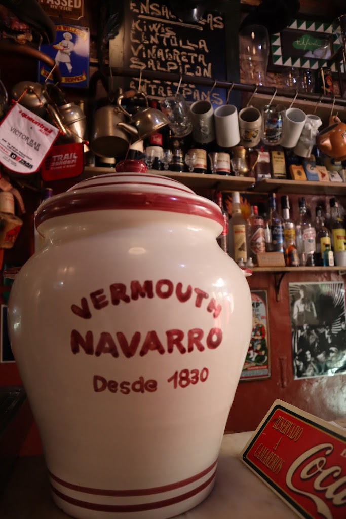Victor Bar — Comida y bebida