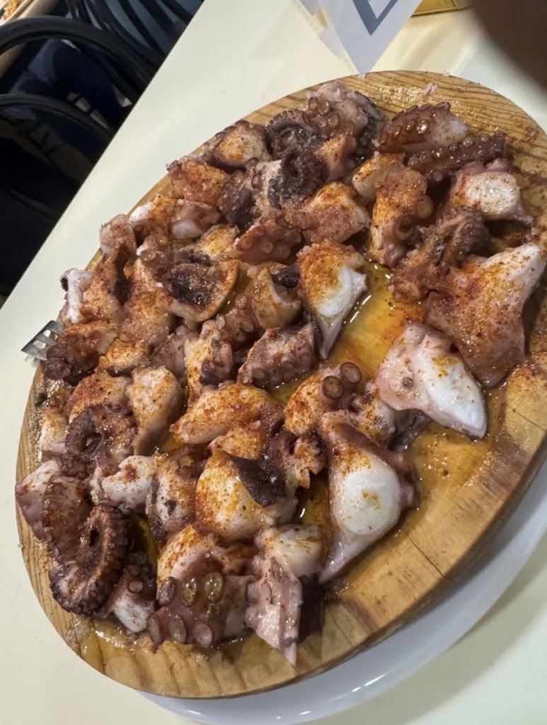 Bar La Gallega — Comida y bebida
