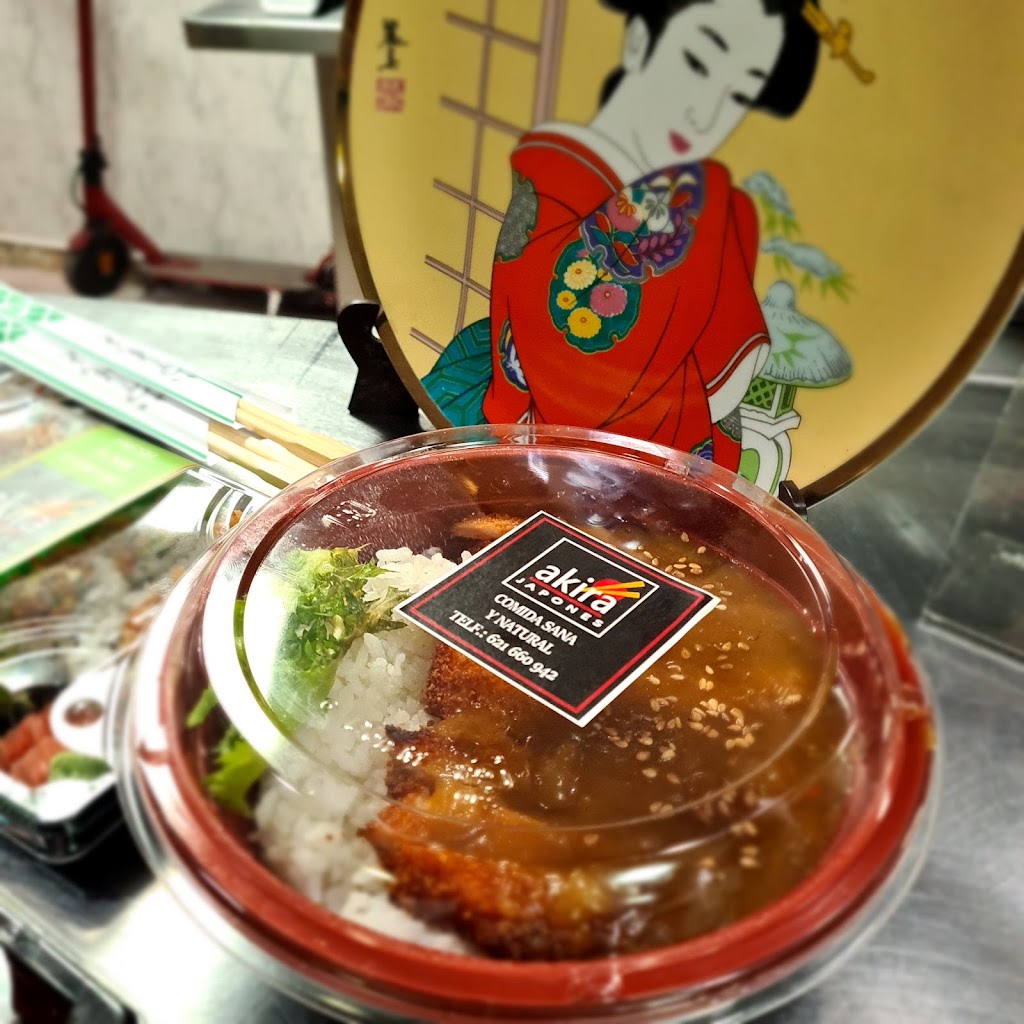 AKIRA GASTROBAR JAPONES — Comida y bebida