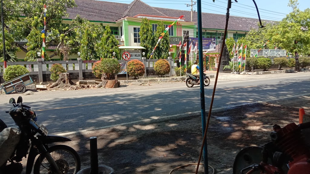 Bengkel Motor Mobil Pak Rohman Depan SMP 1 Weleri
