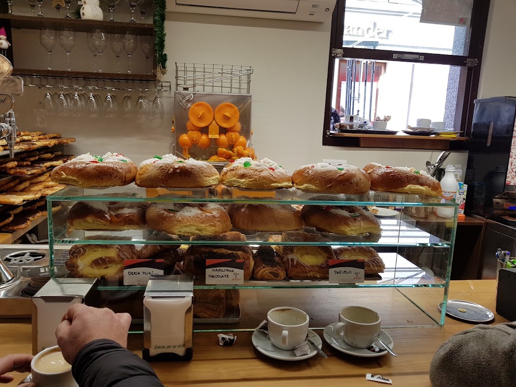 Cafeteria Pasteleria Alaska — Cafe