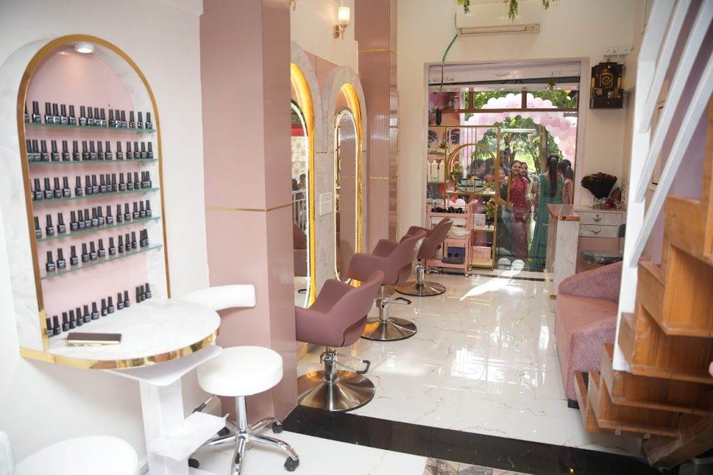 Riddhi S Salon