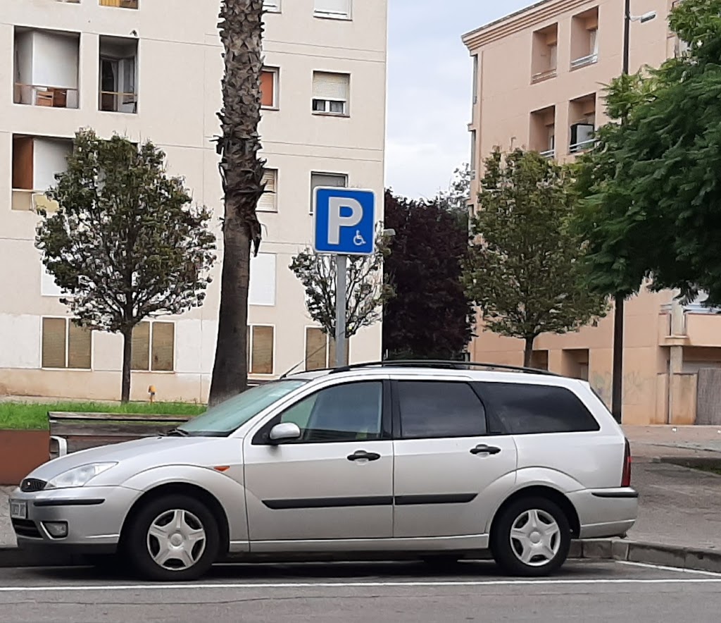 Aparcamiento Discapacitados