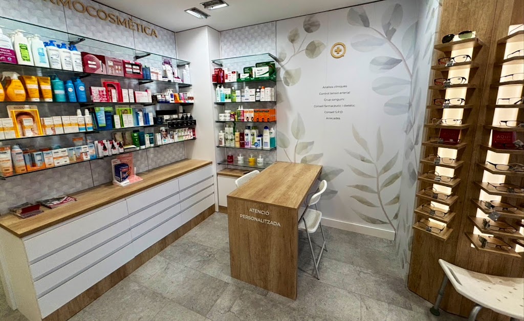 Farmacia de l'Onze — Del propietario