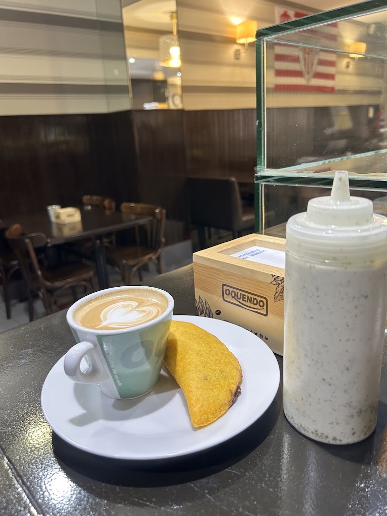 CAFETERIA IZAS-GORK — cafe con leche