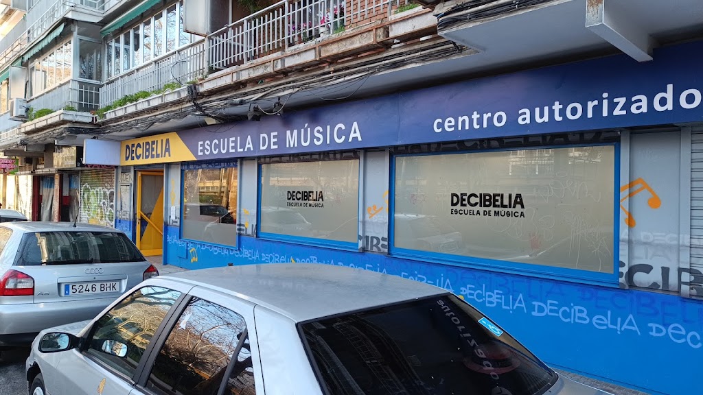 Escuela de Musica Decibelia — Del propietario