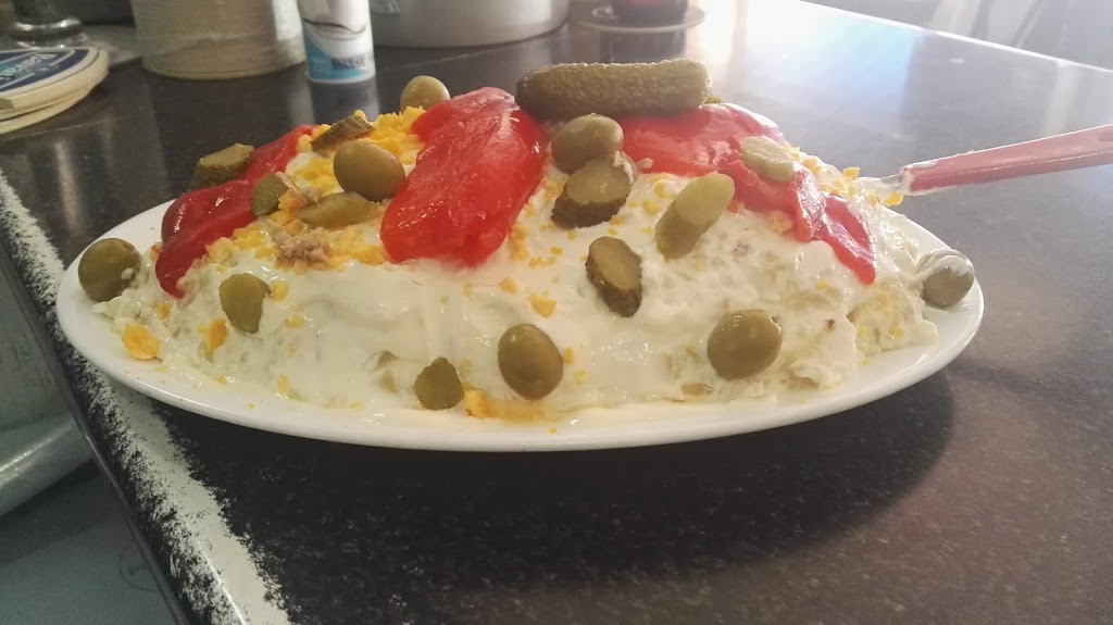 Cafeteria-Cerveceria Donde Paco — Comida y bebida