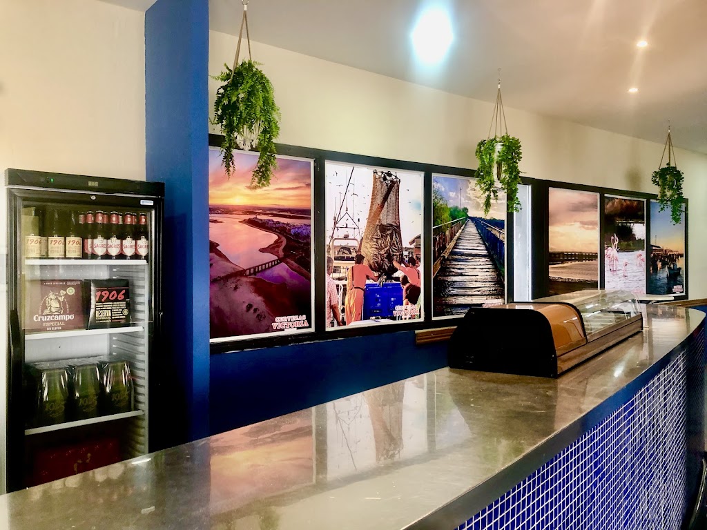 Cafeteria Burger La PLAZITA — Ambiente