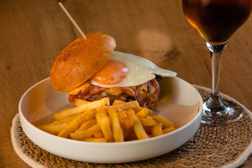Liam's Gastrobar — Comida y bebida
