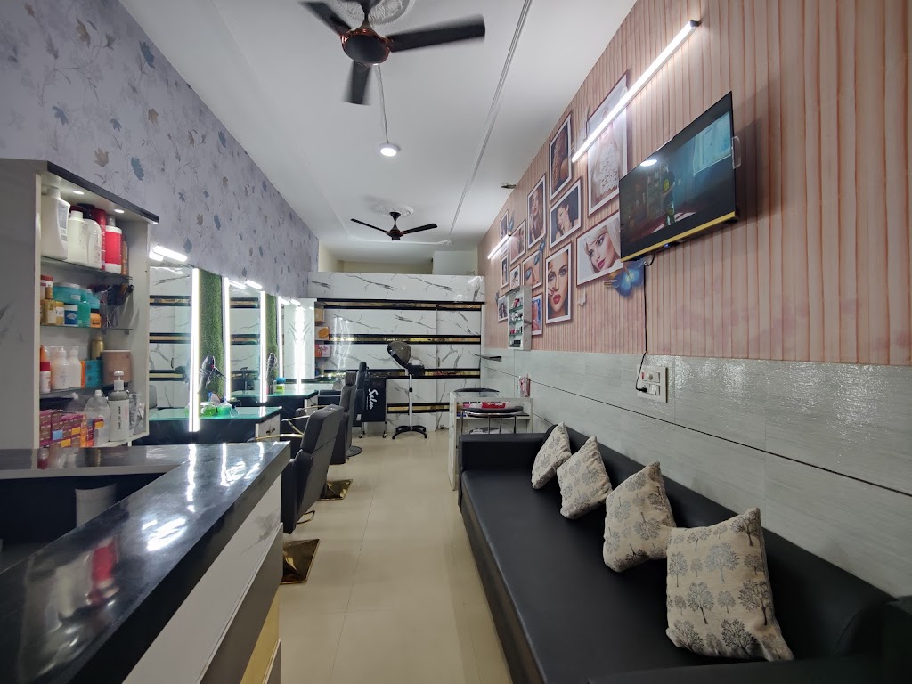 Reet Beauty Salon And Academy