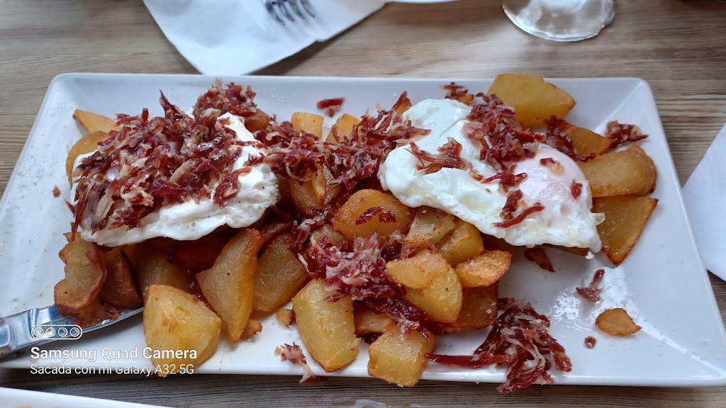 La Cabana del Parque — Patatas bravas