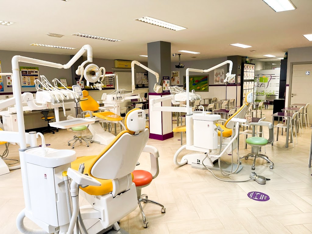 Higiene bucodental & Protesis dental | Centro Privado de Formacion Profesional Higident