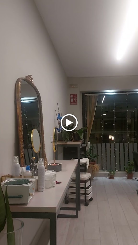 Sari Canto (peluqueria y belleza) — Videos