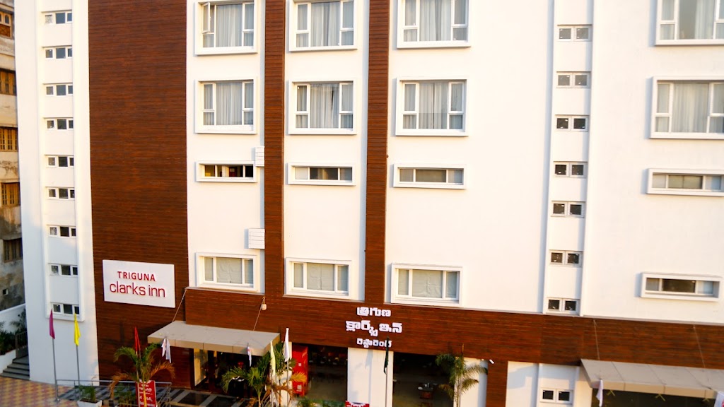 Triguna Clarks Inn