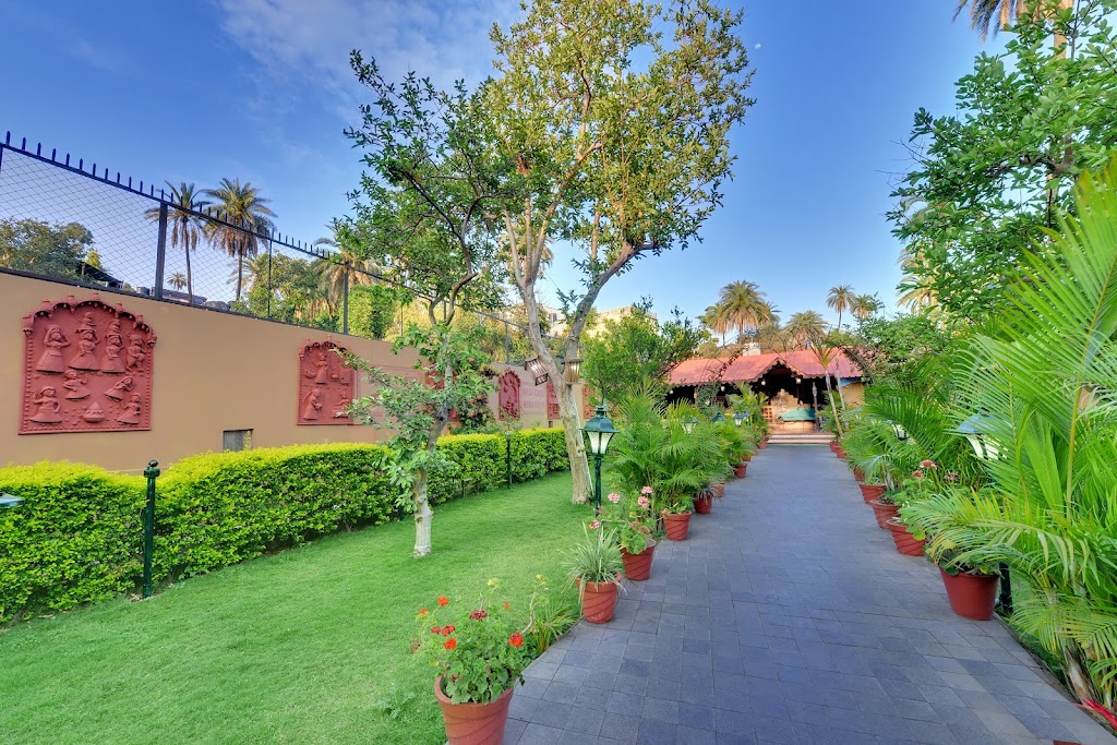 Chacha Inn The Garden Retreat