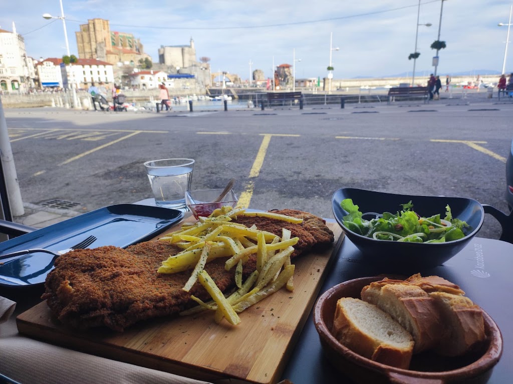 Restaurante Ladoga — Comida y bebida