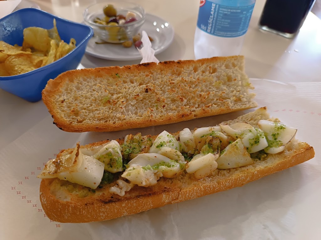 Bar La Bassa — Comida y bebida