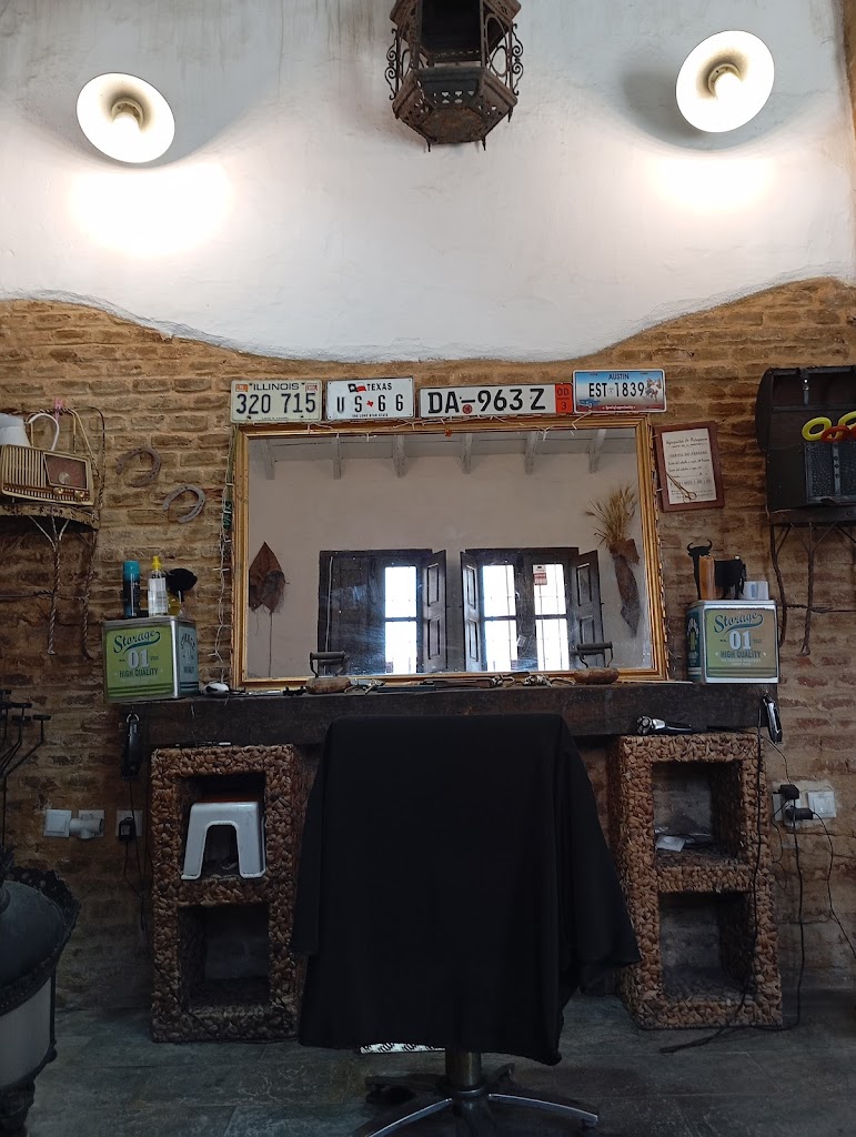 ENRIQUE ESPANA .. PELUQUERIA DE CABALLEROS