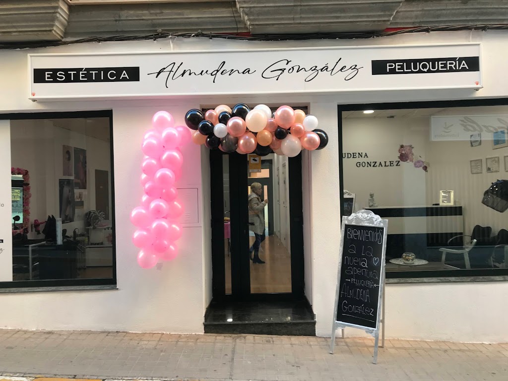 Almudena Gonzalez — Exterior